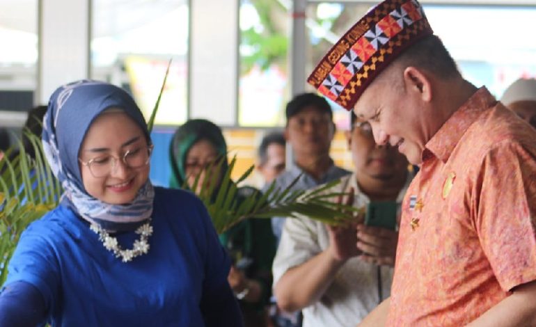  Resmikan Warung Pindang dan Pepes Atu Ila Kota Metro, Ike Edwin Minta Pemkot Lestarikan Kuliner Khas Lampung
