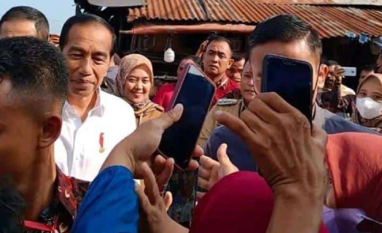  Jokowi ke Lampung, Jalan Provinsi yang Tak Sanggup Dibenahi akan Diambil Alih Pusat