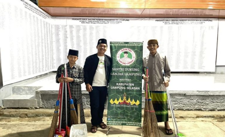  Santri Dukung Ganjar Jalin Silaturahmi ke Pondok Pesantren Darul Ma’arif Lampung Selatan