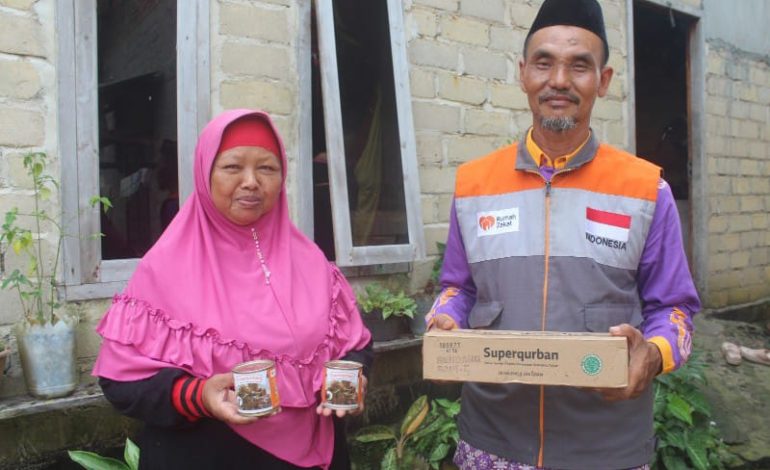  Relawan Rumah Zakat Salurkan Superqurban di Desa Muara Gadingmas Labuhan Maringgai