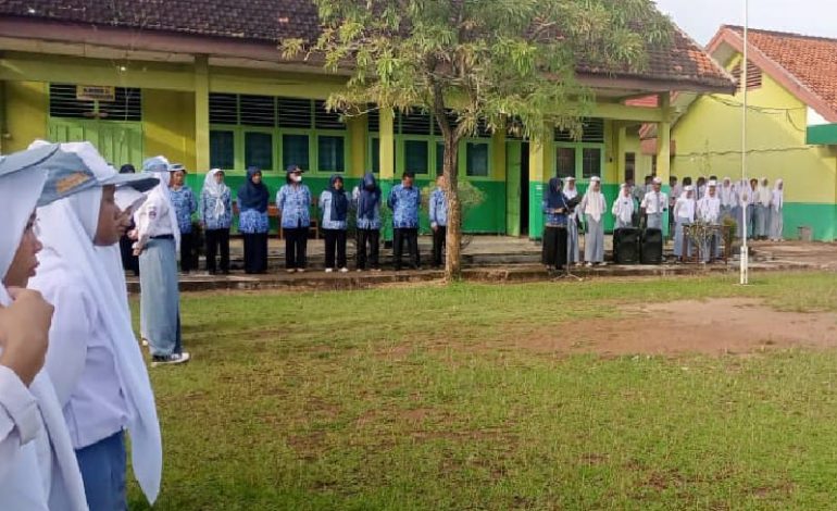  SMKN 1 Terbanggi Besar Upacara Hari Pendidikan Nasional