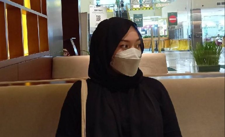  Opini: Sisi Lain Kemegahan Prancis