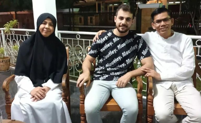  Anggota DPRD Lampung Ade Utami Lepas Mahasiswa Unila Kembali ke Gaza