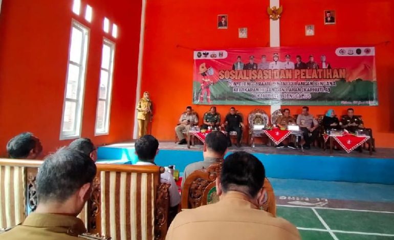  Bupati Tanggamus Dewi Handajani Buka Pelatihan Tanggulangi Kebakaran Hutan