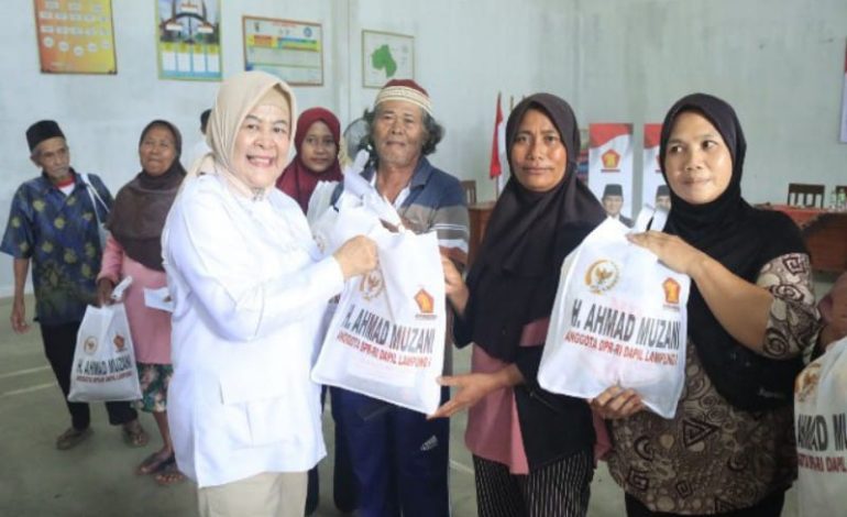  Wakil Ketua DPRD Lampung Elly Wahyuni Sapa Masyarakat Pesawaran, Warga Sampaikan Soal Pupuk Subsidi