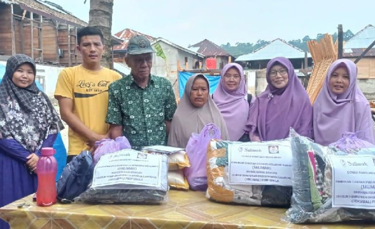  Salimah Pesisir Barat Salurkan Bantuan Korban Kebakaran Pekon Balak Penggawa V Ulu