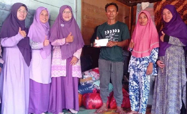 Salimah Pesisir Barat Salurkan Bantuan Korban Kebakaran Way Sindi Hanuan