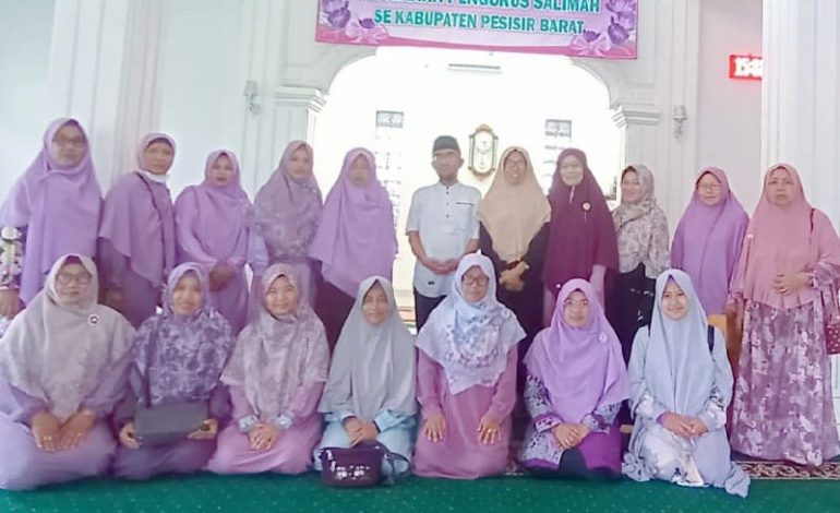  Salimah Pesisir Barat Pengajian Bulanan, Ustaz Yamin Majdi Kasih Tips Jadi Muslimah Sukses