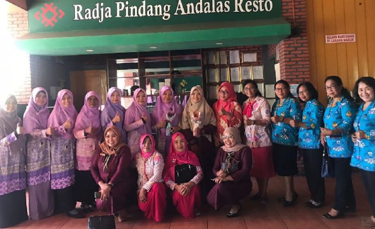  Salimah dan GOW Pringsewu Hadirkan Desliyani Natalia Narasumber Seminar Melek Media Sosial