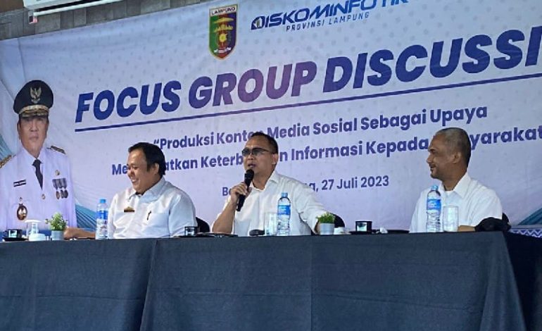  Adian Saputra Narasumber FGD Diskominfotik, Pengelola Medsos OPD Se-Lampung Diarahkan Istikamah Produksi Konten