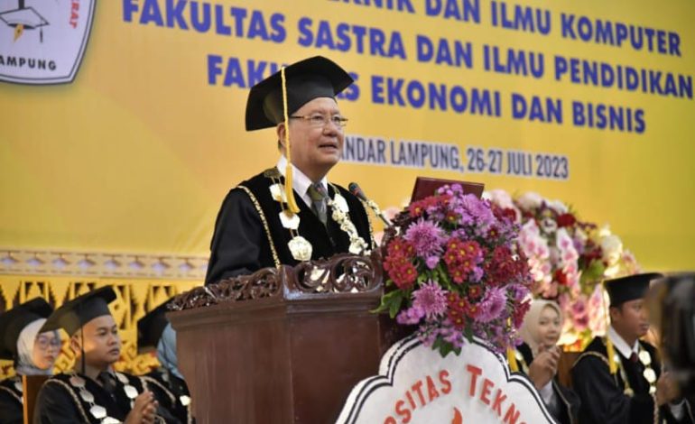  Wisuda Universitas Teknokrat Indonesia, Rektor Sampaikan Proses Pascasarjana dan Akreditasi Internasional