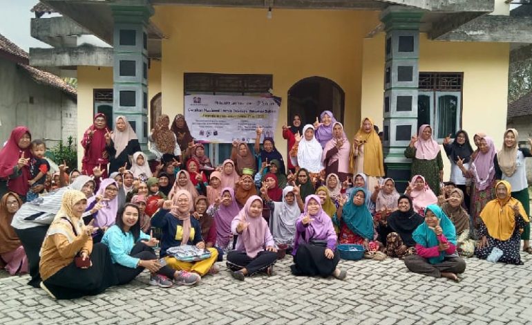  Sukseskan Gerakan Nasional Lansia Berdaya, Salimah Lampung Timur Bagikan Makanan Sehat