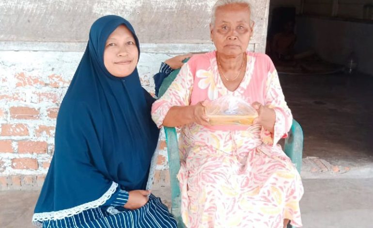  Pengurus Salimah Tulangbawang Masak Daging Kurban dan Sedekahkan ke Tetangga
