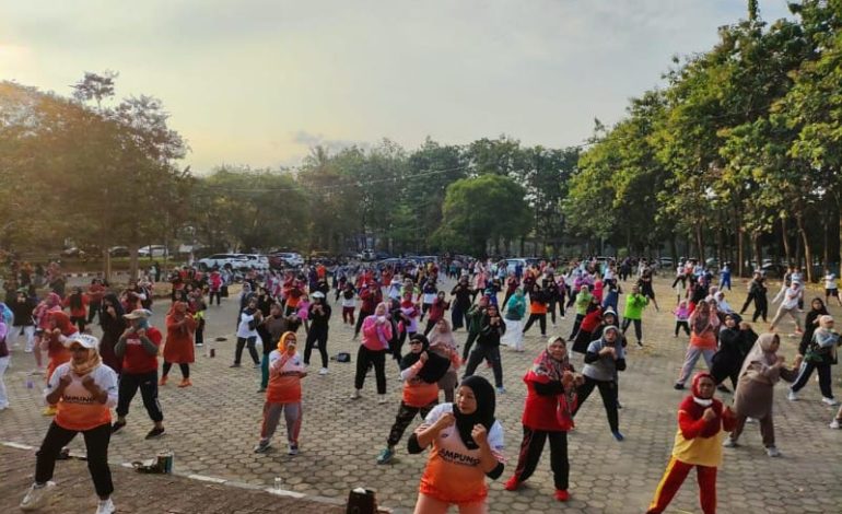  Ratusan Orang Senam Sehat Bersama LAZDAI Peduli dan Lampung Workout Community