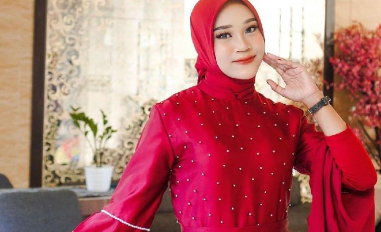  Finalis Putri Hijab Lampung Tinari Ivanisa: Menyeimbangkan Dunia Pageant dan Atlet