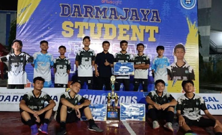  SMPIT Daarul ‘Ilmi Bandar Lampung Juara I Futsal Tingkat Provinsi di Darmajaya