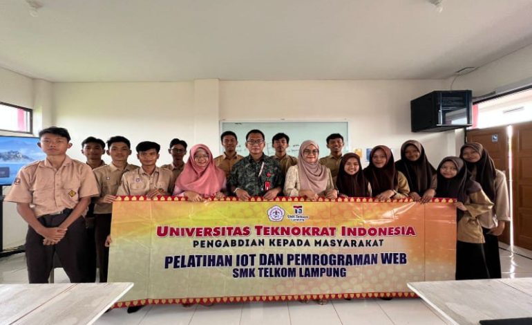  Universitas Teknokrat Indonesia Pengabdian di SMK Telkom Lampung, Siswa Dilatih Optimalkan Pengembangan Web