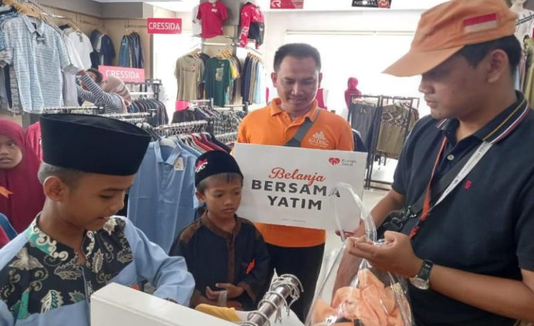  Rumah Zakat Ajak Yatim Belanja di PB Swalayan, Per Orang Vocer Rp200 Ribu Plus Santunan Rp100 Ribu