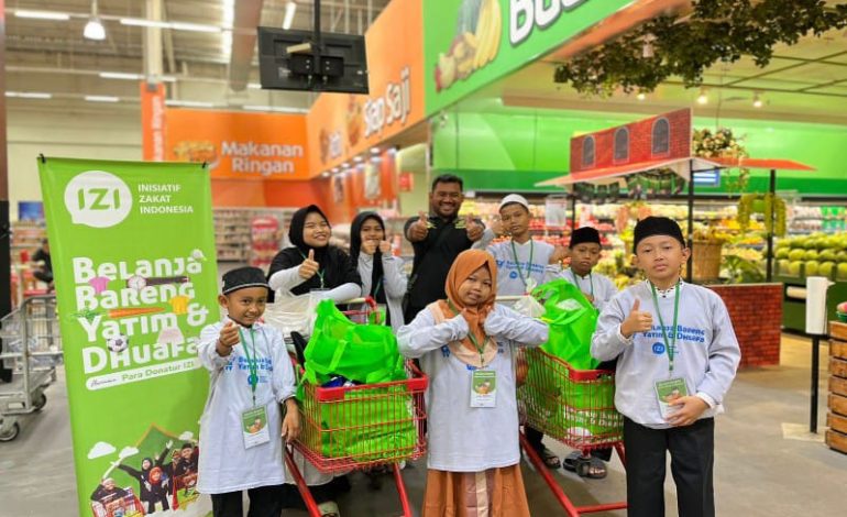  IZI Ajak 50 Yatim Belanja di Lotte Grosir Yasmin Bogor, Seorang Konsumen Beri Rp50 Ribu/Anak