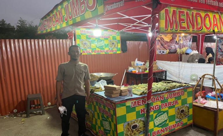  Ada Mendoan Jumbo Kang Parja di Lampung Night Market 2023 &nbsp;
