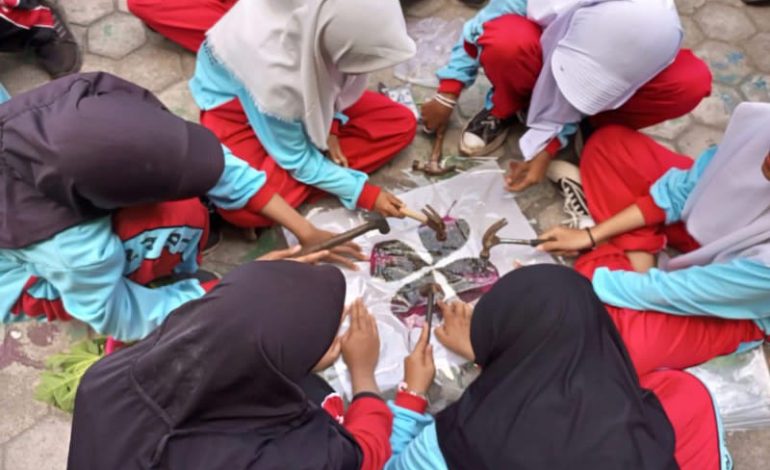  Wujudkan Profil Pelajar Pancasila, SMPN 34 Bandar Lampung-Mahasiswa Kampus Mengajar Sukses Ecoprint