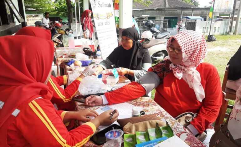 Semarakkan HUT Ke-78 RI, Salimah Lamsel, Kalianda, dan Way Lubuk Jalan Sehat dan Periksa Kesehatan
