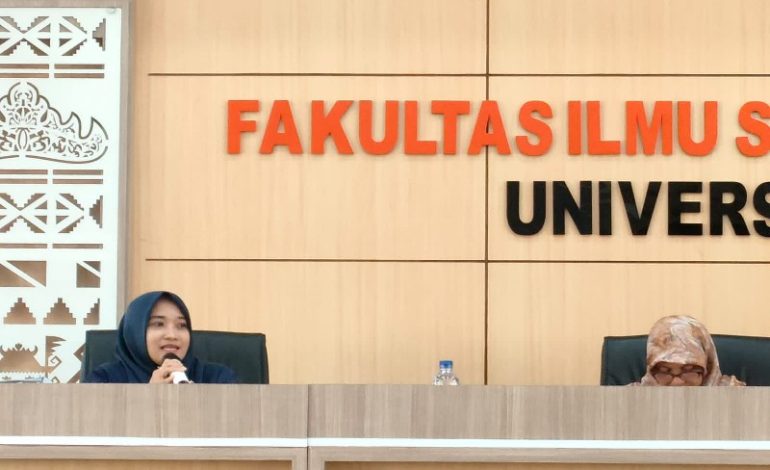  Anggota Timsel Bawaslu Lampung Mike Yustia Ayu Ratnasari Narsum Diskusi Forum Puspa di Unila