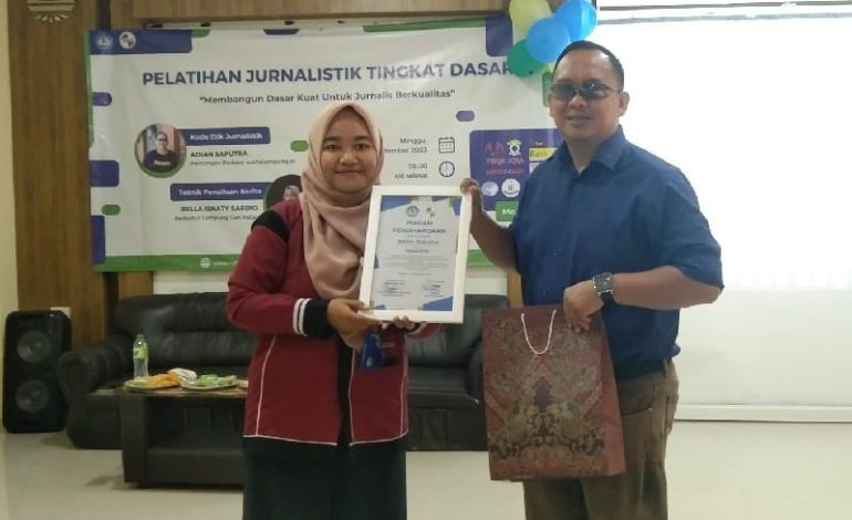  Adian Saputra Narasumber Pelatihan Jurnalistik UKMF Natural MIPA Unila