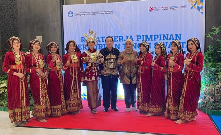  Tim Tari-Paduan Suara Universitas Teknokrat Indonesia Tampil Pembukaan Raker, Dirjen Vokasi Beri Apresiasi