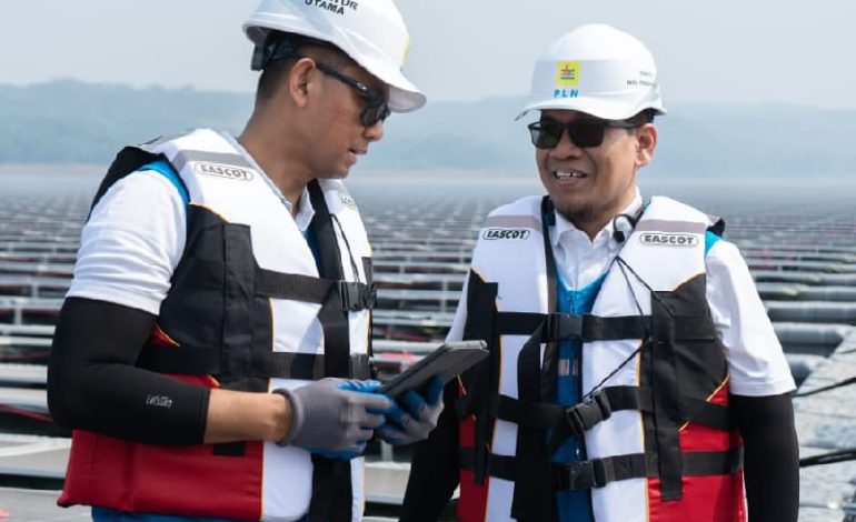  Dirut PT PLN (Persero) Darmawan Prasodjo Resmikan Perahu Elektrik Buatan Dalam Negeri