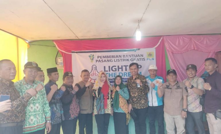  Dewi Handajani Luncurkan Listrik Perdesaan di Pekon Way Asahan Pematangsawa Tanggamus