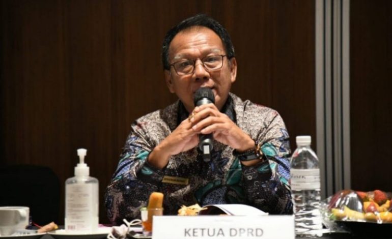  Ketua DPRD Lampung Mingrum Gumay Sambut Ratusan Pelajar SMAN 1 Seputih Raman