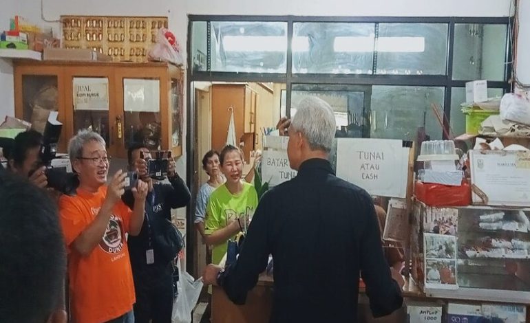  Sarapan di Warung Kopi Dunia Jalan Kartini, Ganjar Pranowo: Istri Titip Kopi Lampung