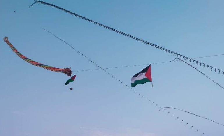  Layangan Palestina Terbang di Langit Tanjung Bintang, Bayu: Saya Juga Ingin Ikut Berjuang