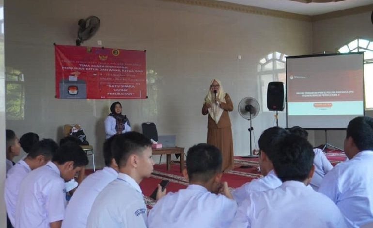  Eks Komisioner KPU Kini Guru Agama SMAN 1 Bandar Lampung Mutmainah Apresiasi Sosialisasi Pemilu