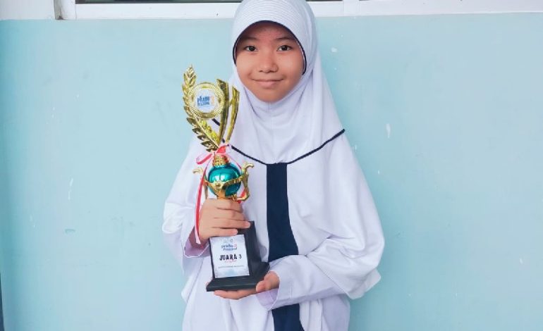  Siswi SMPIT Permata Bunda Alawiyah Torehkan Prestasi Kaligrafi dan MTQ Festival Prabu