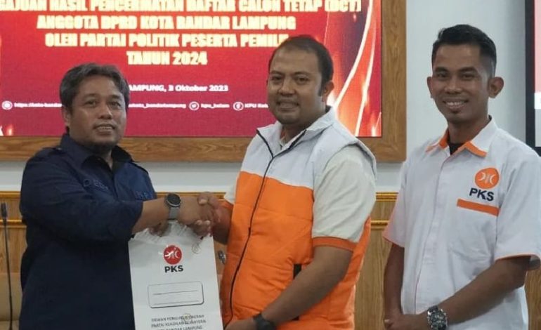  PKS Bandar Lampung Serahkan Dokumen Pencermatan DCT Bakal Calon Anggota Dewan