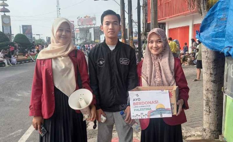  Mahasiswa Universitas Muhammadiyah Lampung Galang Donasi Palestina di Car Free Day