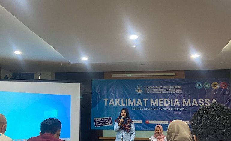  Desi Ari Pressanti Bersyukur Ada Pengakuan UNESCO terhadap Bahasa Indonesia