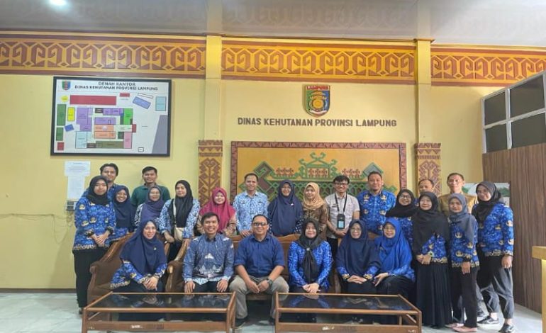  Pegawai Dinas Kehutanan Lampung Dibekali Keterampilan Menulis yang Komprehensif
