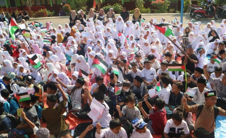  Peduli Palestina, SDN 1 dan 2 Beringin Raya Salurkan Donasi via Dompet Dhuafa Lampung