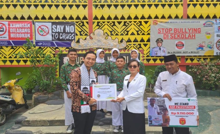  SMPN 9 Bandar Lampung Salurkan Donasi Palestina lewat Dompet Dhuafa Lampung