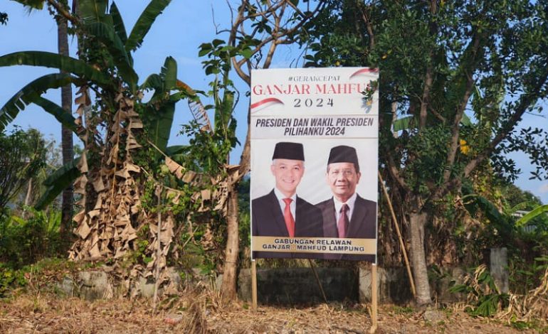  14 Baliho Terpancang Sepanjang Jalan Sudirman-Gatot Subroto, Ganjar-Mahfud Terbanyak 7 Buah