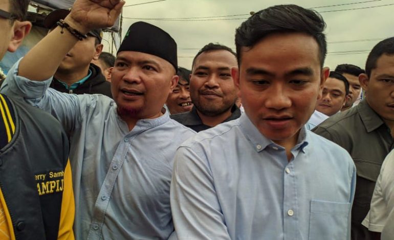  Borong Buah dan Sembako di Pasar Natar, Gibran Rakabuming Raka Bikin Warga Kegirangan