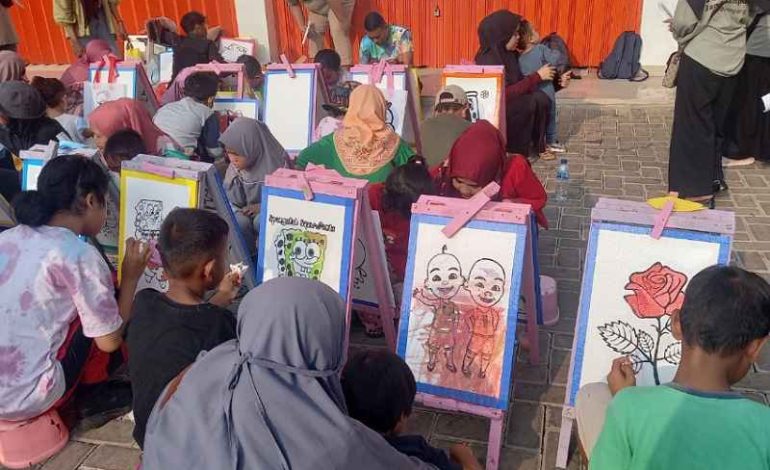  Ikatan Okupasi Terapis Indonesia Gelar Aktivitas Mewarnai Anak Berkebutuhan Khusus di Car Free Day
