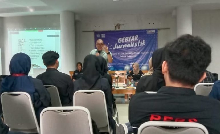  Gebyar Jurnalistik Pilar Ekonomi Unila, Juwendra Asdiansyah Beri Tips Mencari Ide Berita