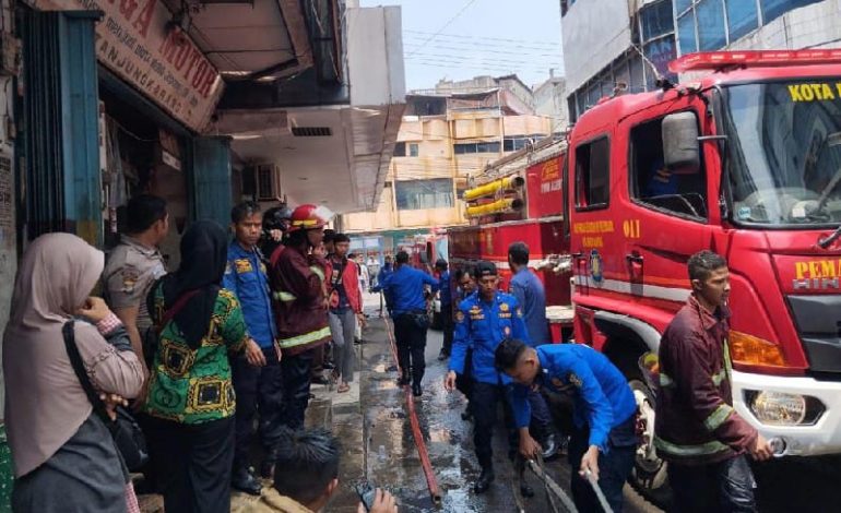  Breaking News! Pasar Tengah Kebakaran