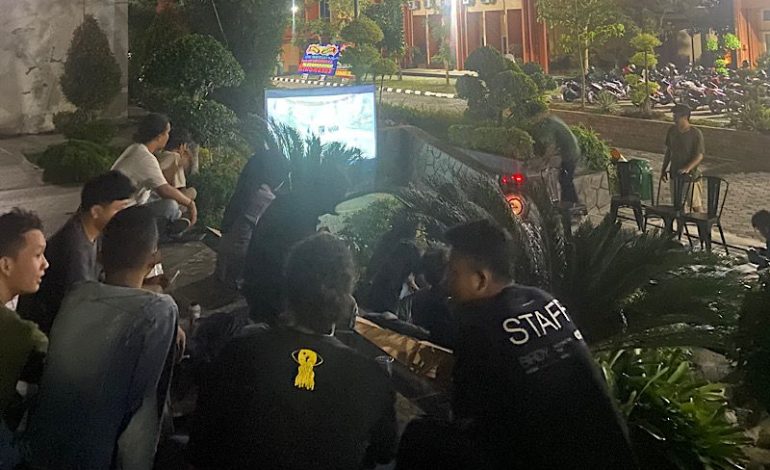  Diskusi Film “Tandur” di Taman FISIP Unila, Maryono Cerita Nasib Petani Kota Baru