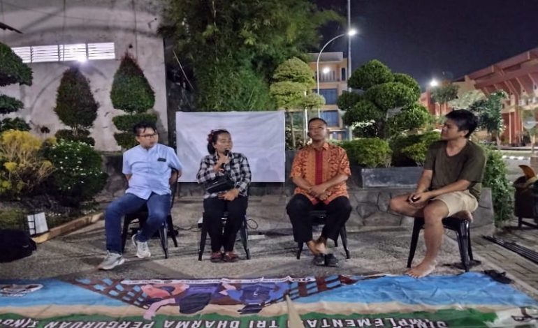  Petani Kota Baru Pemantik Diskusi Film Dokumenter “Tandur” di Taman FISIP Unila