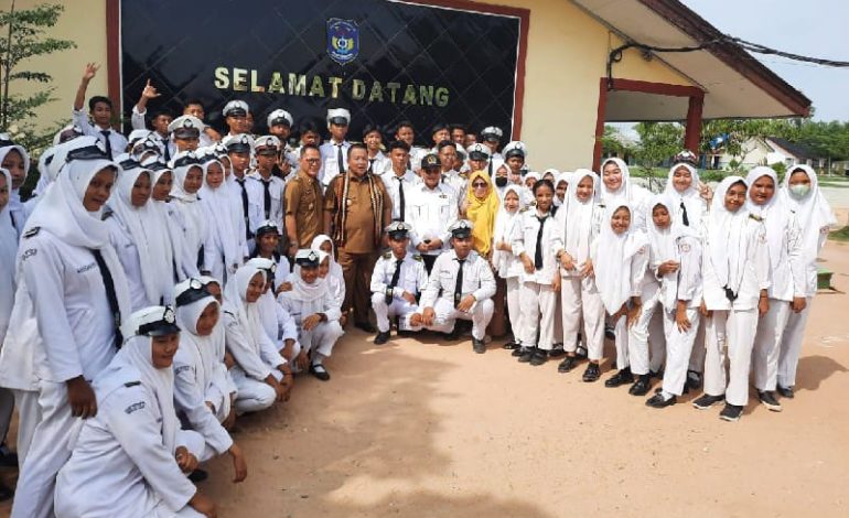  Gubernur Lampung Arinal Djunaidi Sambangi SMKN 1 Rawajitu Timur